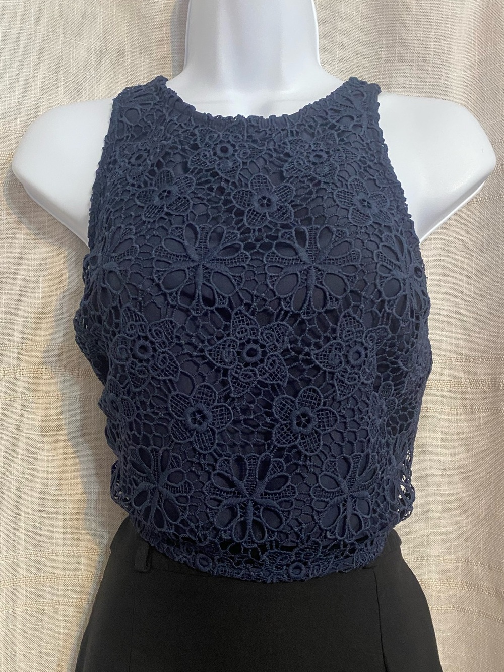 00’s Hollister Navy Blue Floral Overlay Crochet Lace Halter Tank Top Medium M